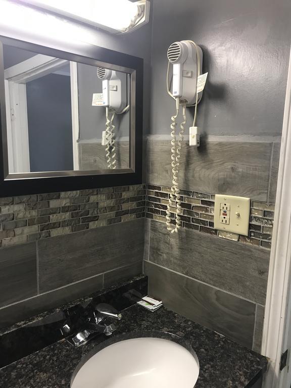 Economy Inn Marshalltown Екстериор снимка