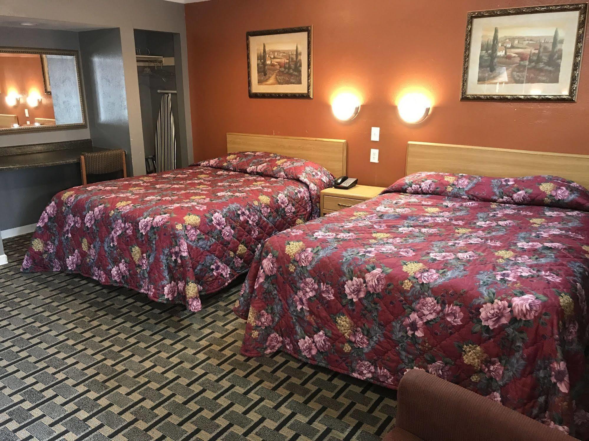 Economy Inn Marshalltown Екстериор снимка
