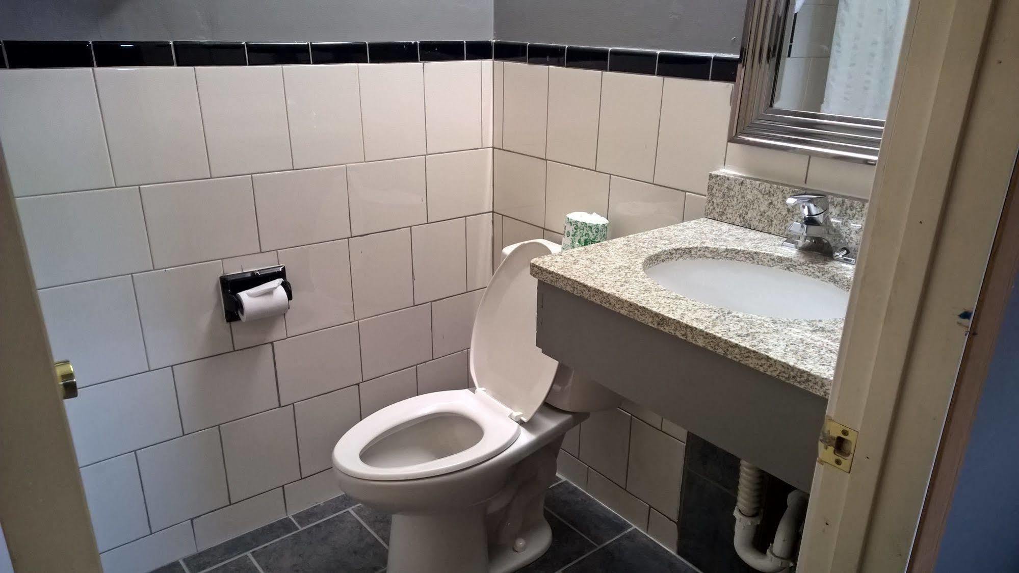 Economy Inn Marshalltown Екстериор снимка