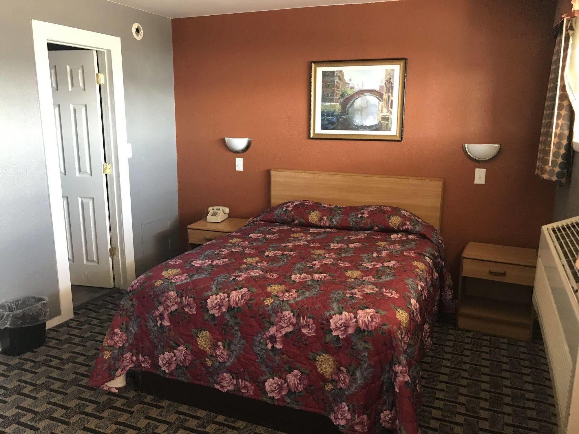 Economy Inn Marshalltown Екстериор снимка
