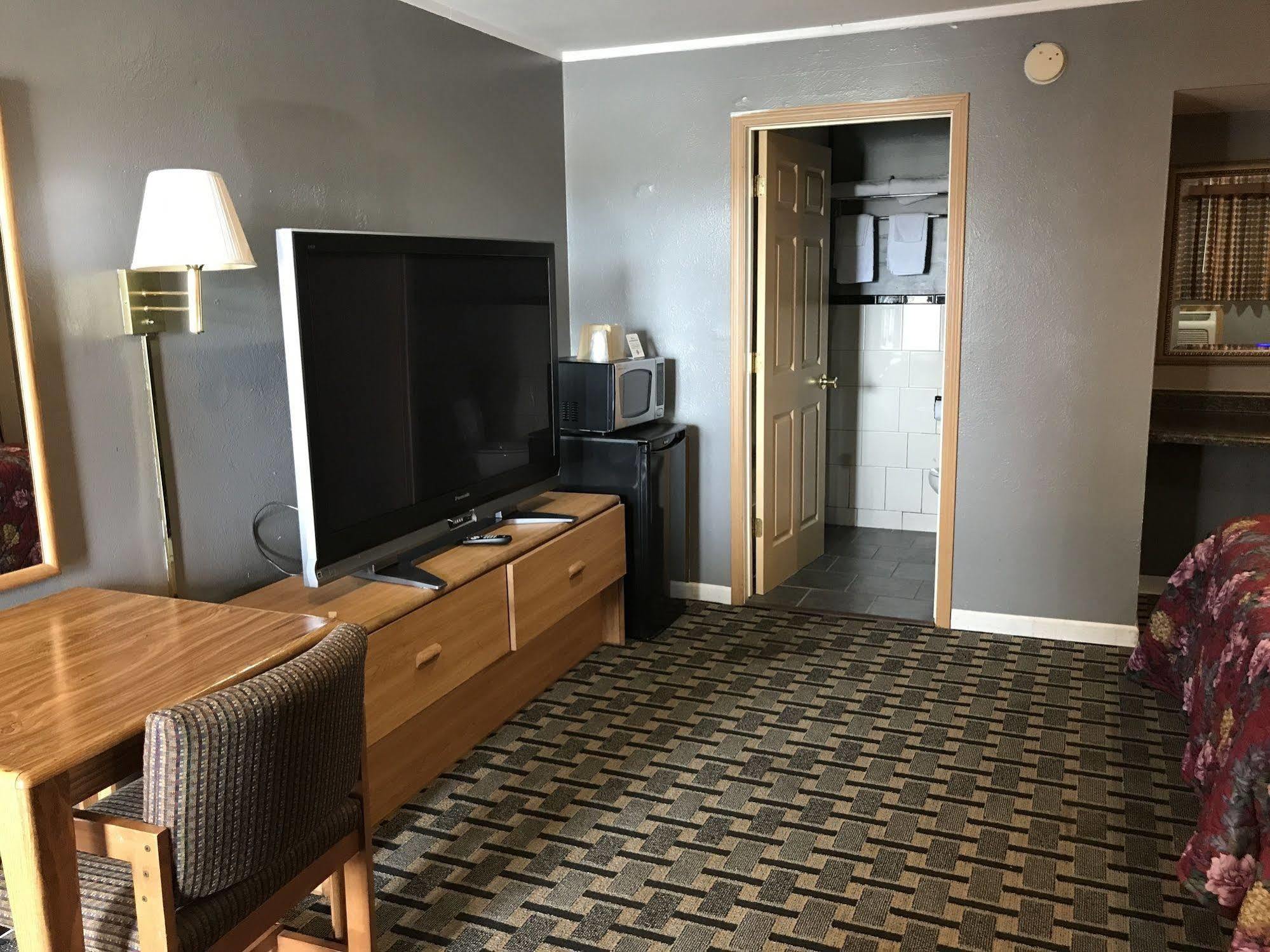 Economy Inn Marshalltown Екстериор снимка